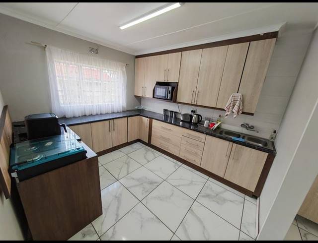 3 BEDROOM HOUSE FOR SALE IN VANDERBIJLPARK SW 5
